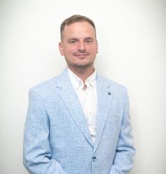 mr Danijel Karađinović